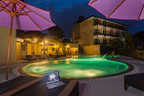 Swimming pool