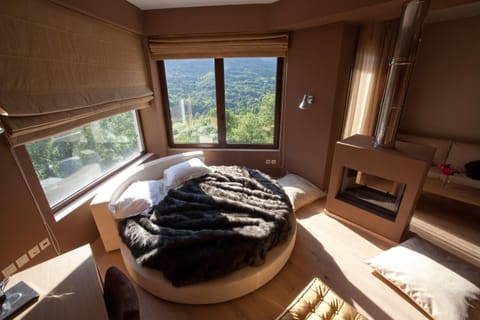 Bed, View (from property/room), Photo of the whole room, Decorative detail