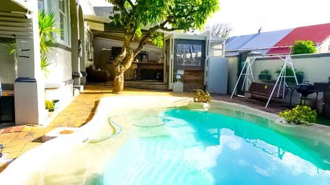 Green Elephant Backpackers Hostel in Cape Town