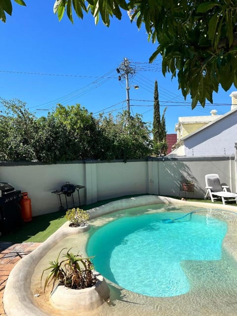 Green Elephant Backpackers Hostel in Cape Town