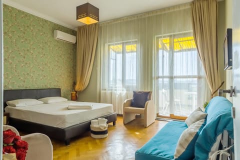 Property building, Bed, Decorative detail, Decorative detail, Bedroom