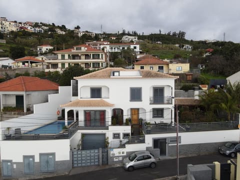 Property building, Street view, Location