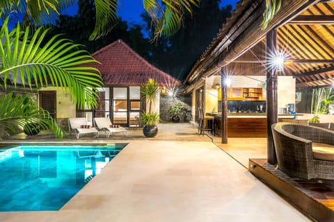 Swimming pool, Swimming pool