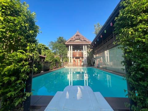 Property building, Swimming pool, Swimming pool
