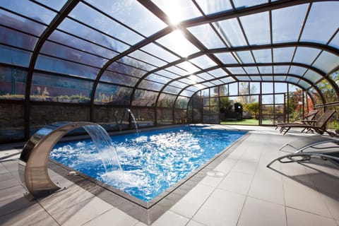 Spring, Summer, Hot Tub, Spa and wellness centre/facilities, Swimming pool, Swimming pool