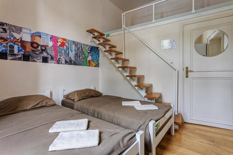 Bed, Other, Photo of the whole room, Decorative detail