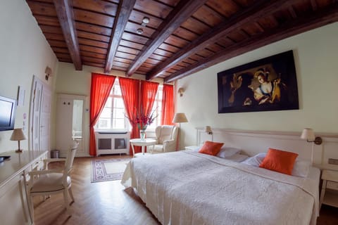 Living room, Photo of the whole room, Decorative detail