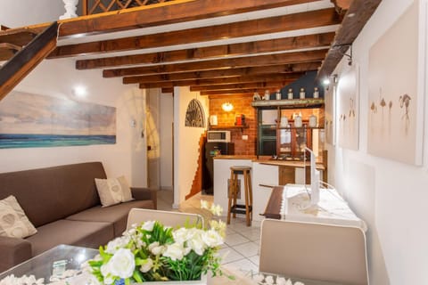 Kitchen or kitchenette, Living room, Seating area