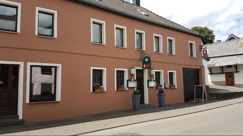 Landgasthof Em Lade Bed and Breakfast in Vulkaneifel