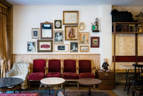 Communal lounge/ TV room, Decorative detail, Street view