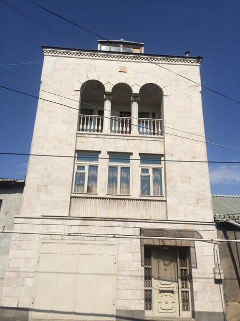 Property building, Facade/entrance, Day