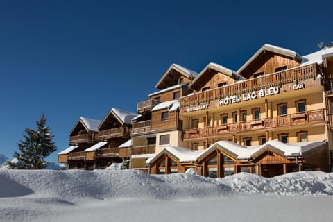 Facade/entrance, Winter, Skiing