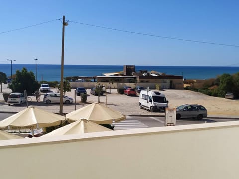Sea view, Street view