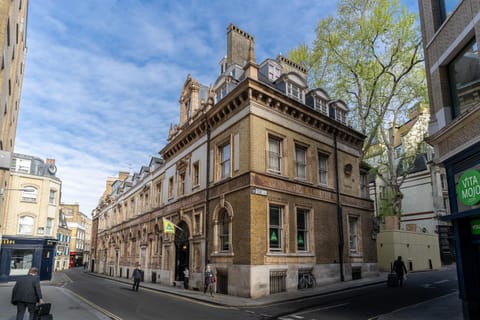 Property building, Facade/entrance