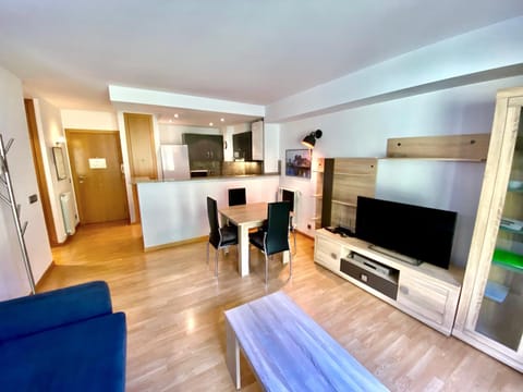 Living room, Dining area, Entertainment, Entertainment, kitchen, kitchen