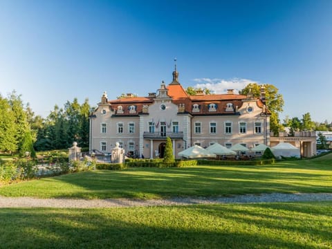 Property building, Garden, Landmark view