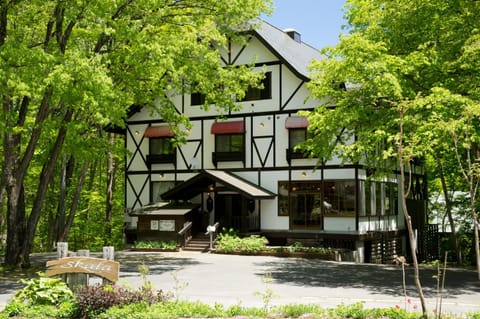 Facade/entrance, Summer