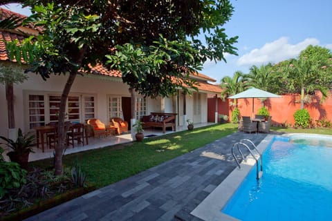 Patio, Facade/entrance, Garden, Garden, Balcony/Terrace, Balcony/Terrace, Garden view, Pool view, Swimming pool, Swimming pool