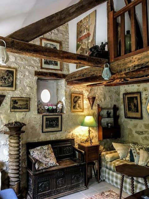 Garden Retreat Loire Riverside Apartment in Centre-Val de Loire