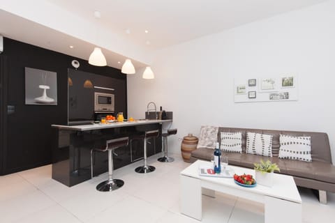 Living room, Dining area