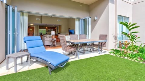 Patio, Day, Balcony/Terrace