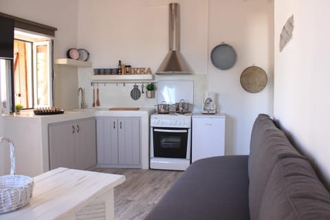 Kitchen or kitchenette, Seating area