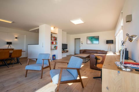 Living room, Seating area, hair dresser