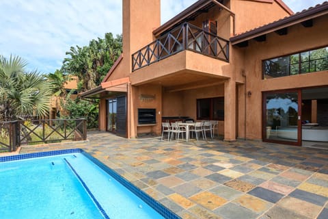 Property building, Balcony/Terrace, Pool view, Swimming pool