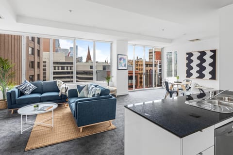 Kitchen or kitchenette, Living room, Seating area, Dining area
