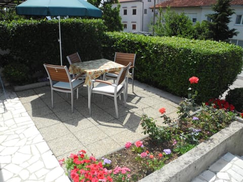 Patio, Balcony/Terrace, Seating area