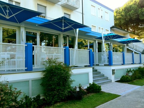 Facade/entrance, Day