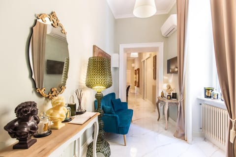 TV and multimedia, Living room, Lobby or reception, Seating area, internet