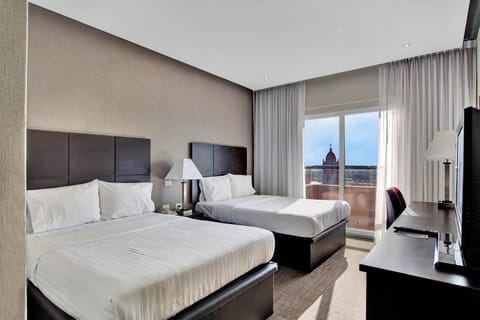 Photo of the whole room, City view, Street view
