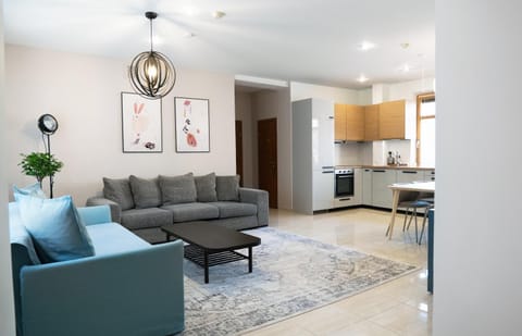 Kitchen or kitchenette, Living room, Seating area, Dining area