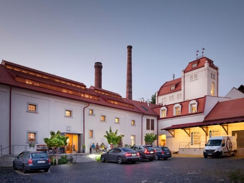 Property building, Parking