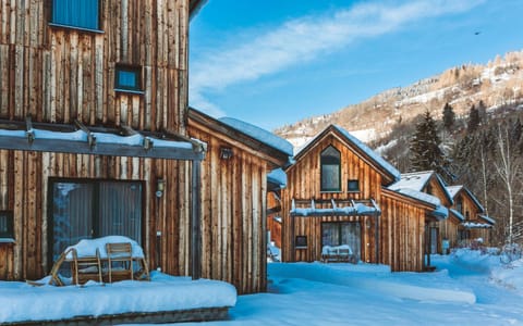 Property building, Facade/entrance, Off site