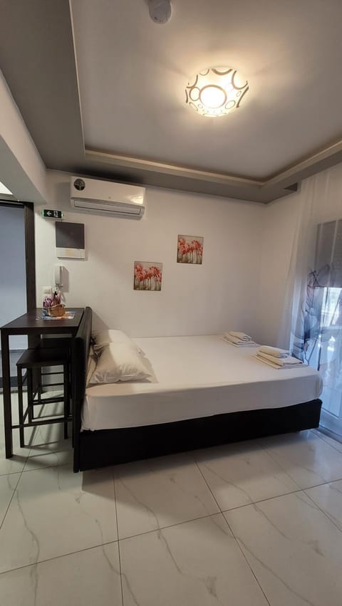Bed, Day