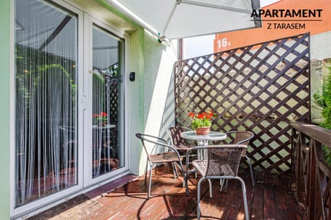 Facade/entrance, Balcony/Terrace