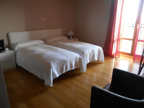 Day, Photo of the whole room