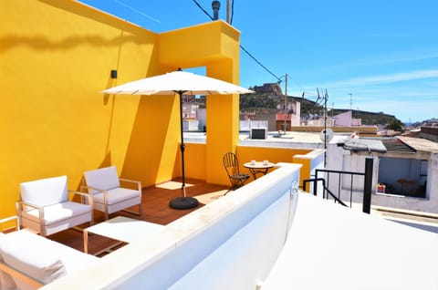 Balcony/Terrace, City view, Mountain view