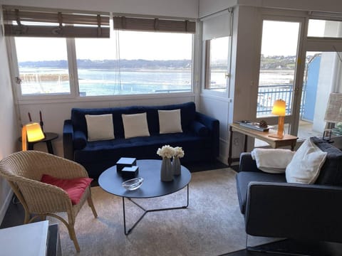 Appartement rénové avec terrasse et WIFI à Perros-Guirec - FR-1-368-84 Apartment in Perros-Guirec