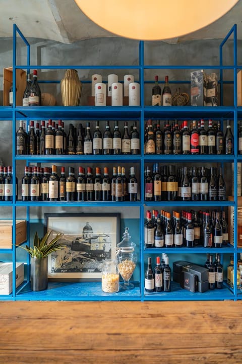 Restaurant/places to eat, Restaurant/places to eat