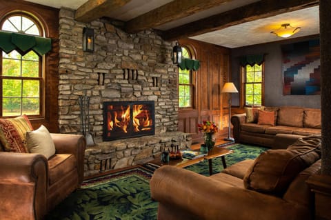 Communal lounge/ TV room