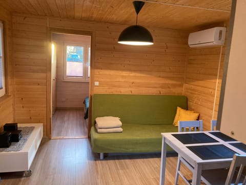 TV and multimedia, Living room, Photo of the whole room, air conditioner