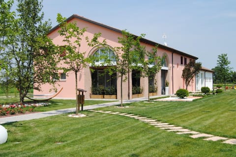 Facade/entrance, Garden