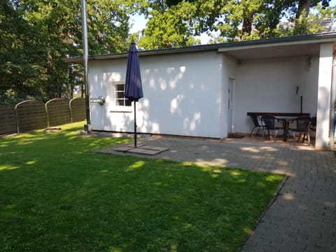 Property building, Facade/entrance, BBQ facilities, Garden, Balcony/Terrace, Garden view