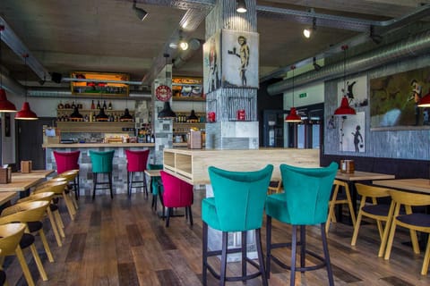 Restaurant/places to eat