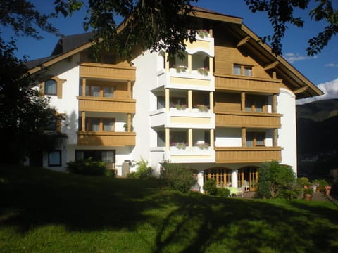 Facade/entrance, Summer