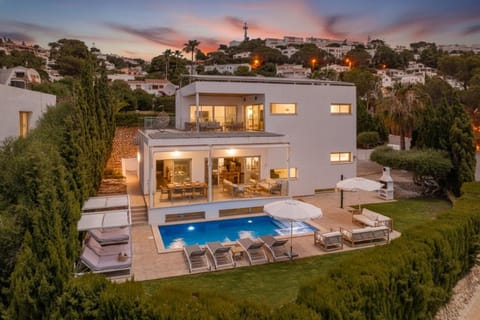 Property building, Pool view, sunbed