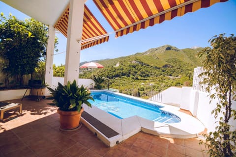 Patio, Mountain view, Pool view, Sea view, Swimming pool, sunbed